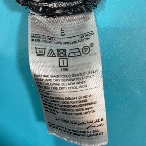 Button up flower shirt - Picture 5 of 5